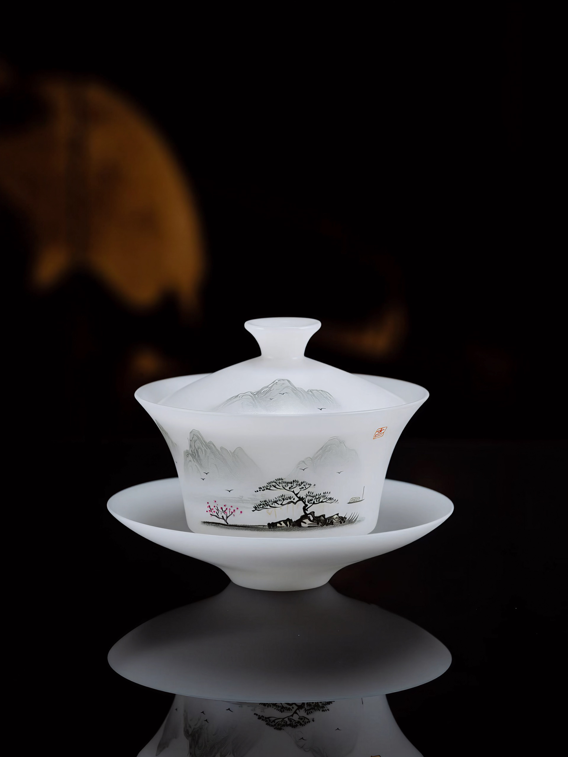 Contemporary Chinese porcelain and ceramic objects